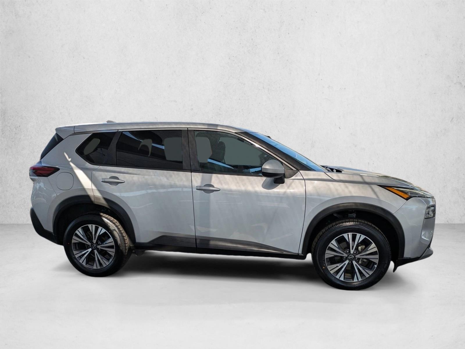 2023 Nissan Rogue SV photo 4