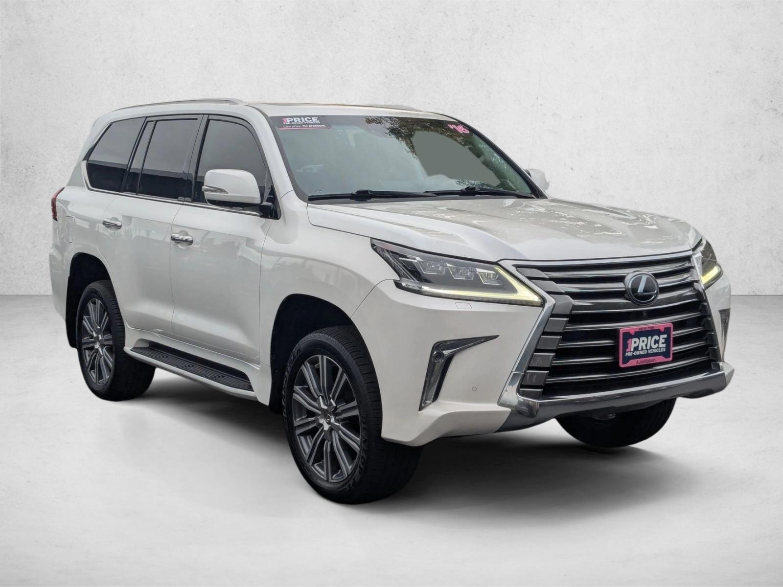 2016 Lexus LX 570 photo 3