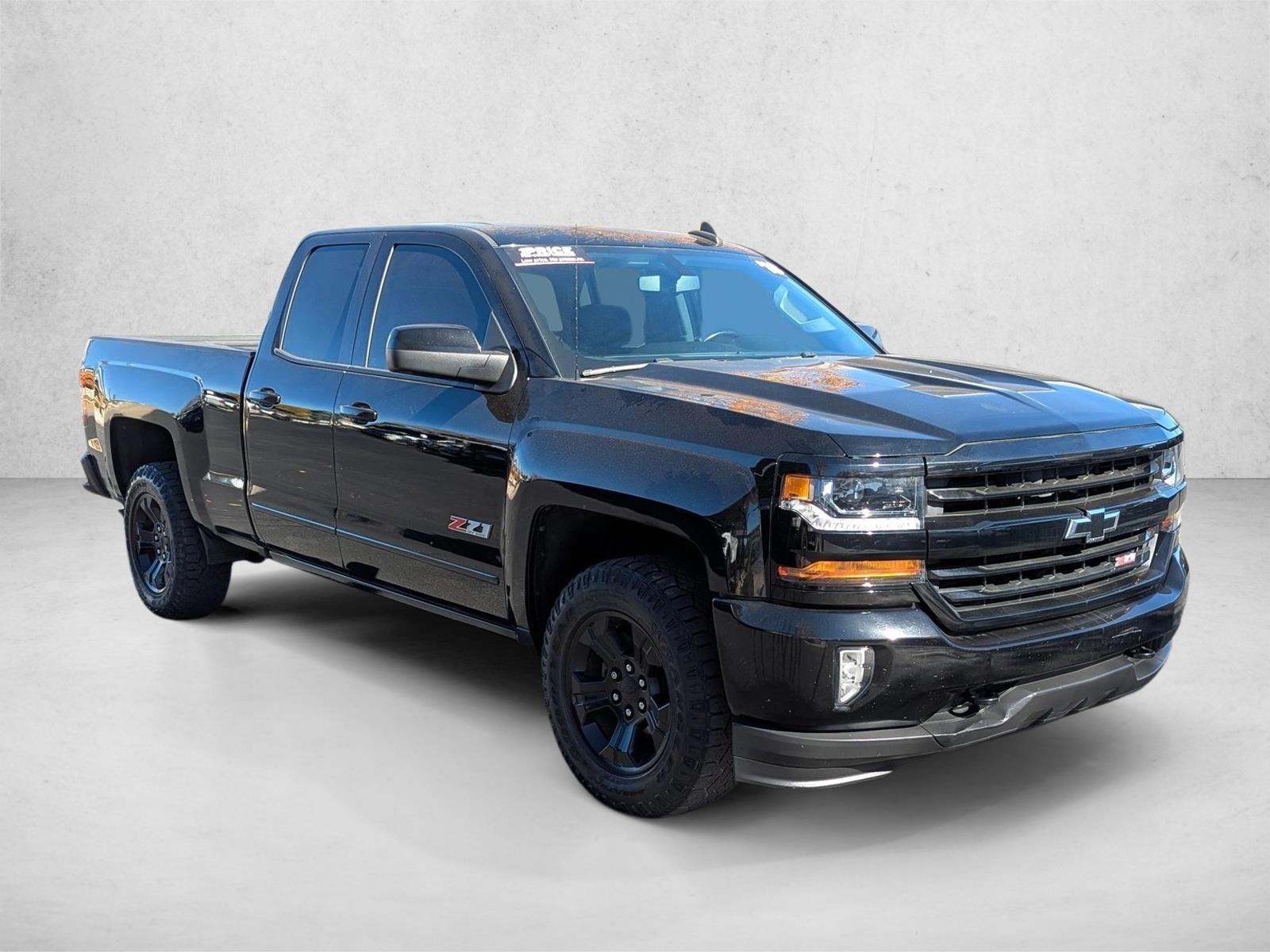 2018 Chevrolet Silverado 1500 LT photo 3