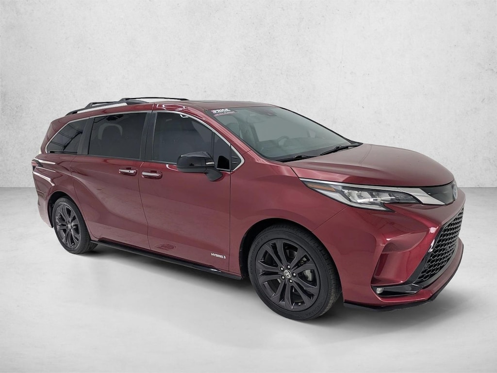 Used 2021 Toyota Sienna XSE Mini-van Passenger