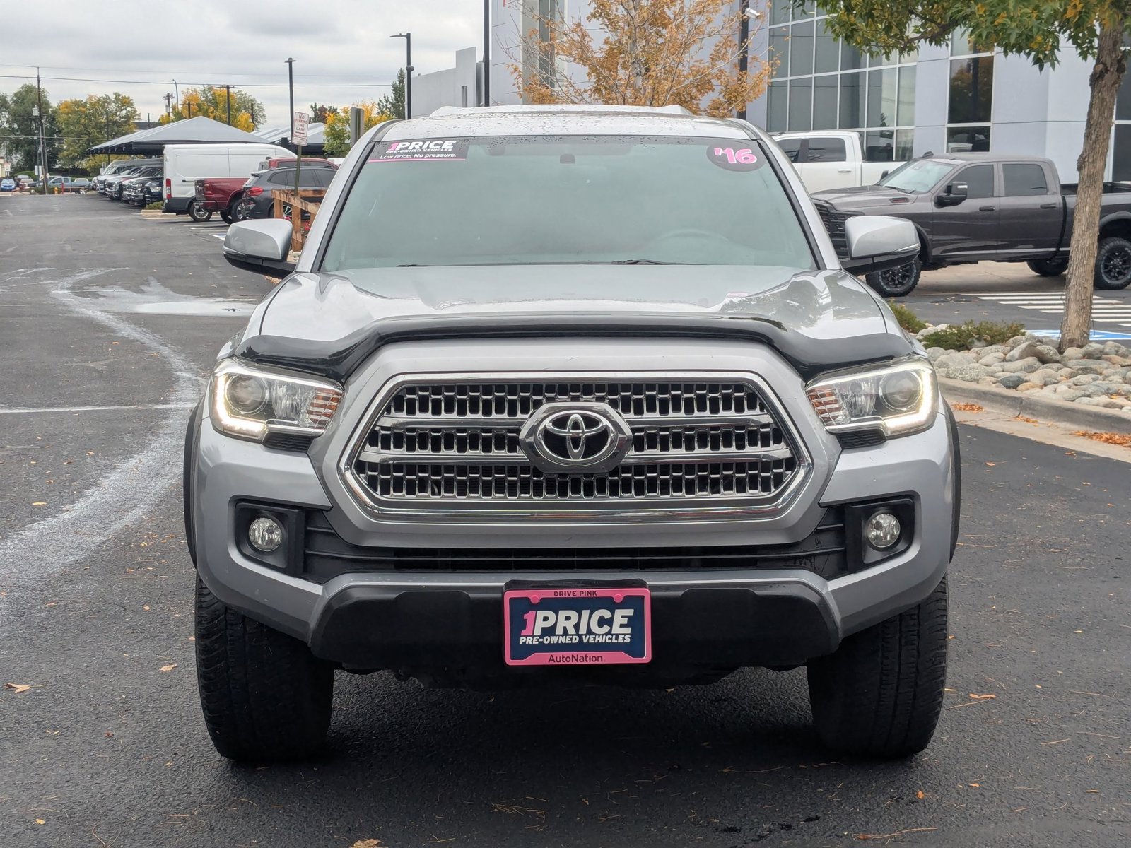 2016 Toyota Tacoma TRD photo 2