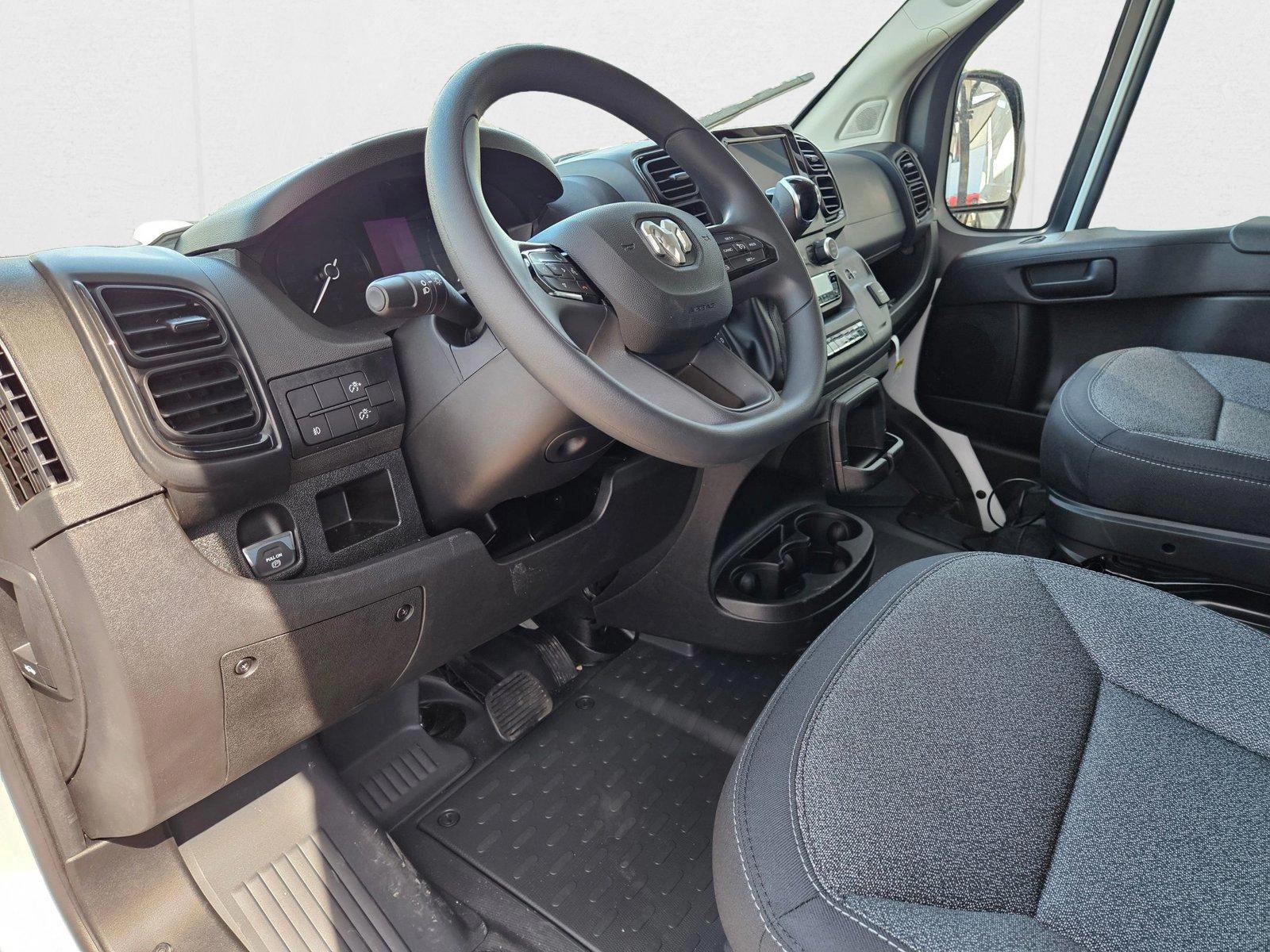 2025 Ram ProMaster 2500 Cargo Van photo 2