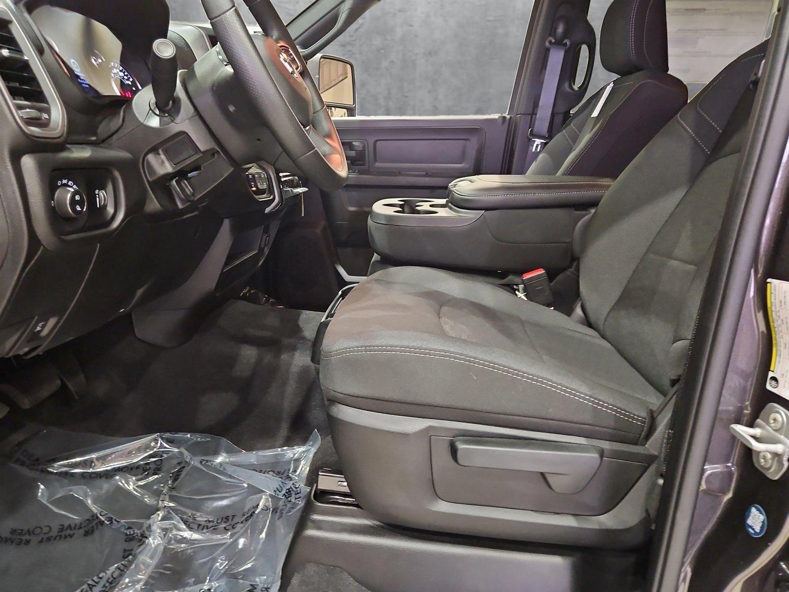 2025 Ram 2500 Tradesman photo 4