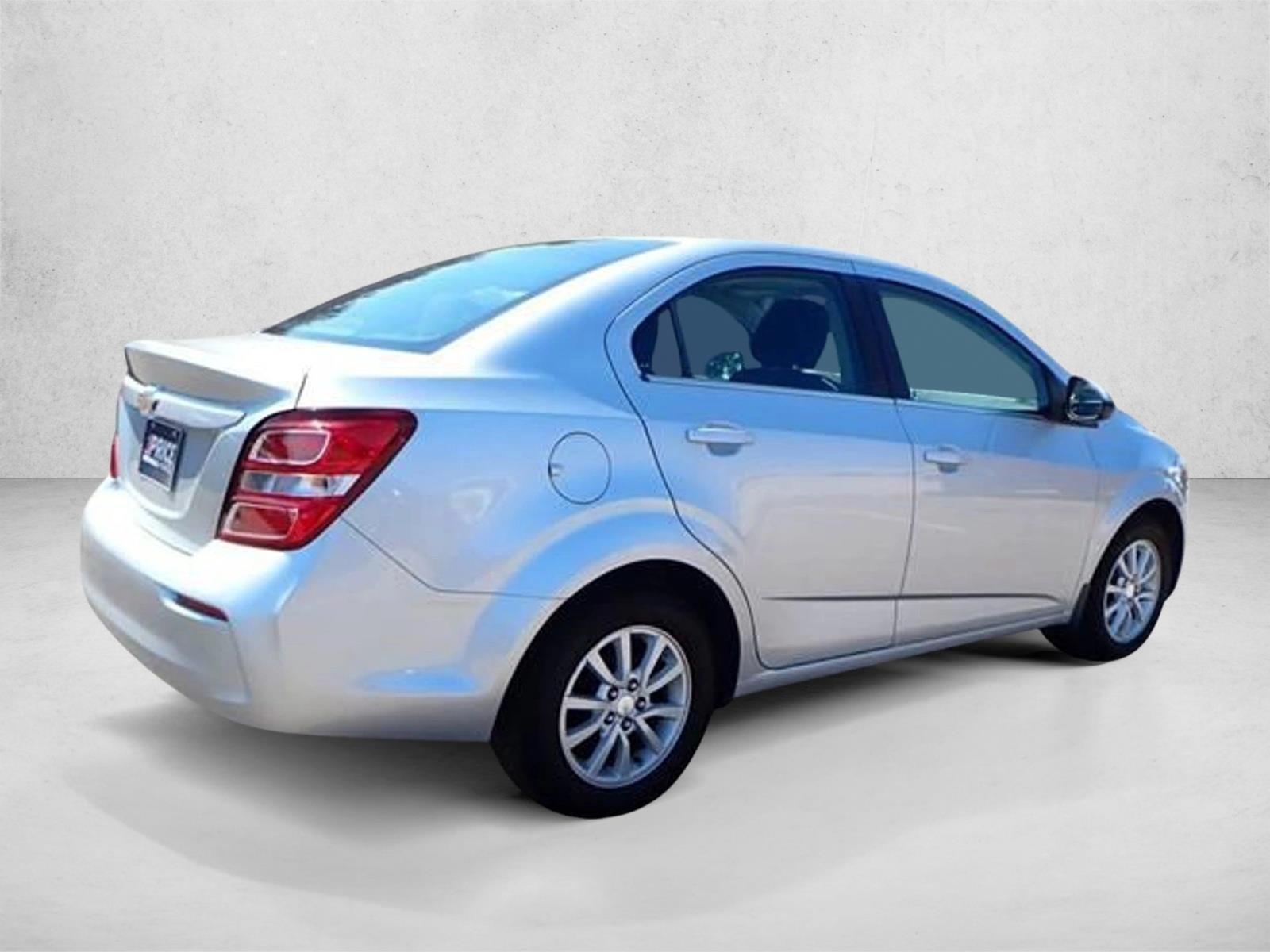 2017 Chevrolet Sonic LT photo 4