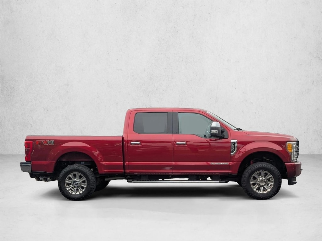 Used 2017 Ford F-250 XLT Crew Cab Pickup