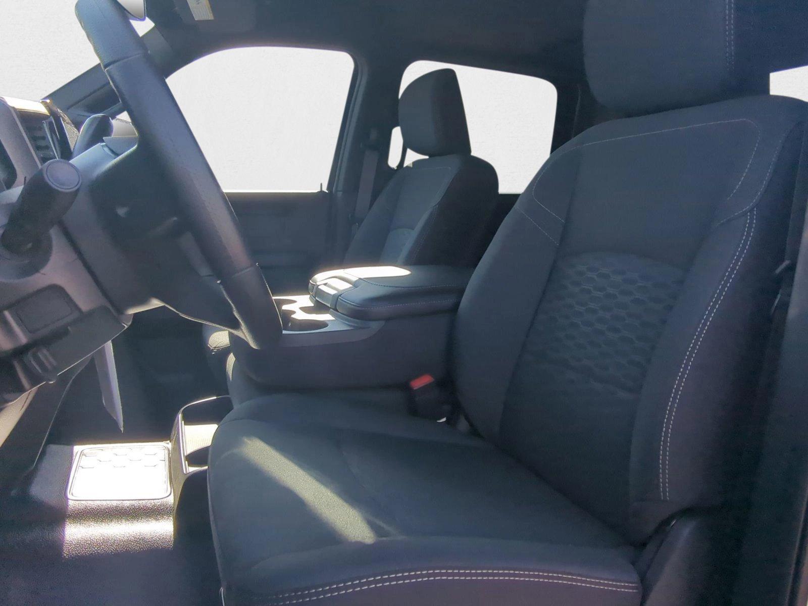 2025 Ram 3500 Tradesman photo 3