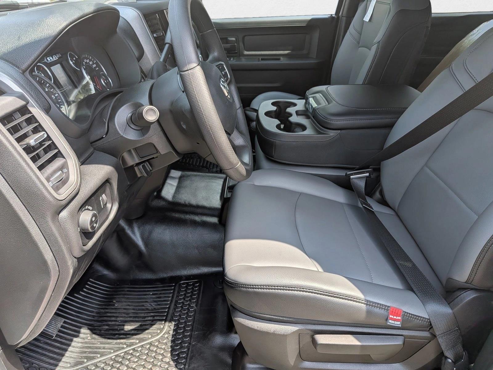 2026 Ram 2500 Tradesman photo 4