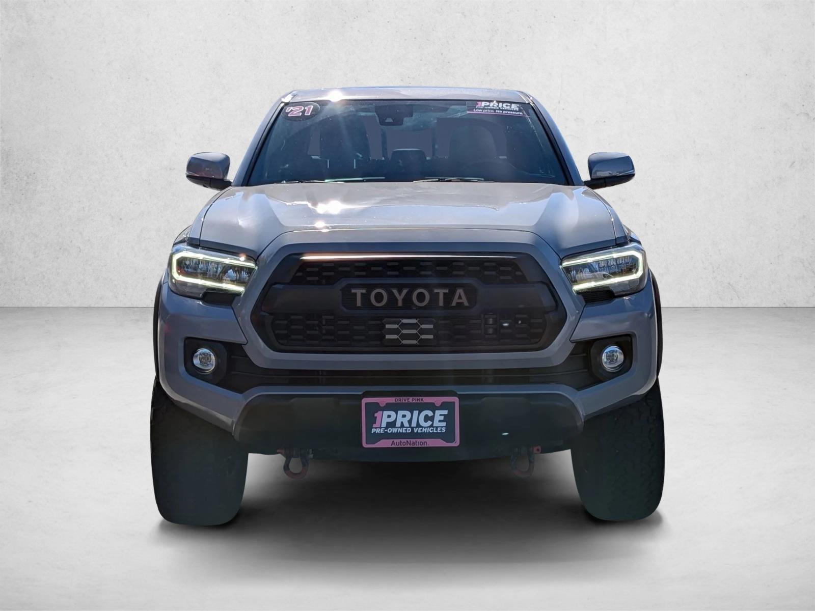 2021 Toyota Tacoma TRD Off-Road photo 2
