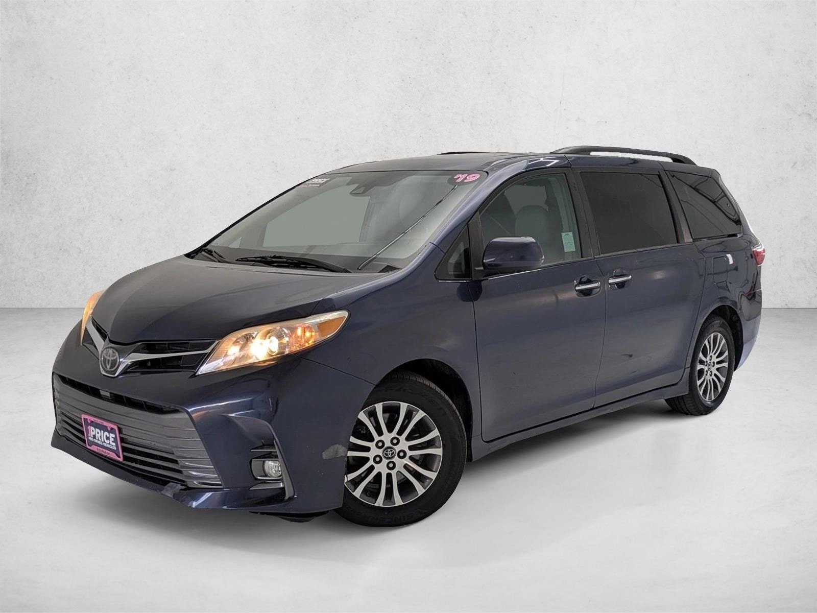 2019 Toyota Sienna XLE