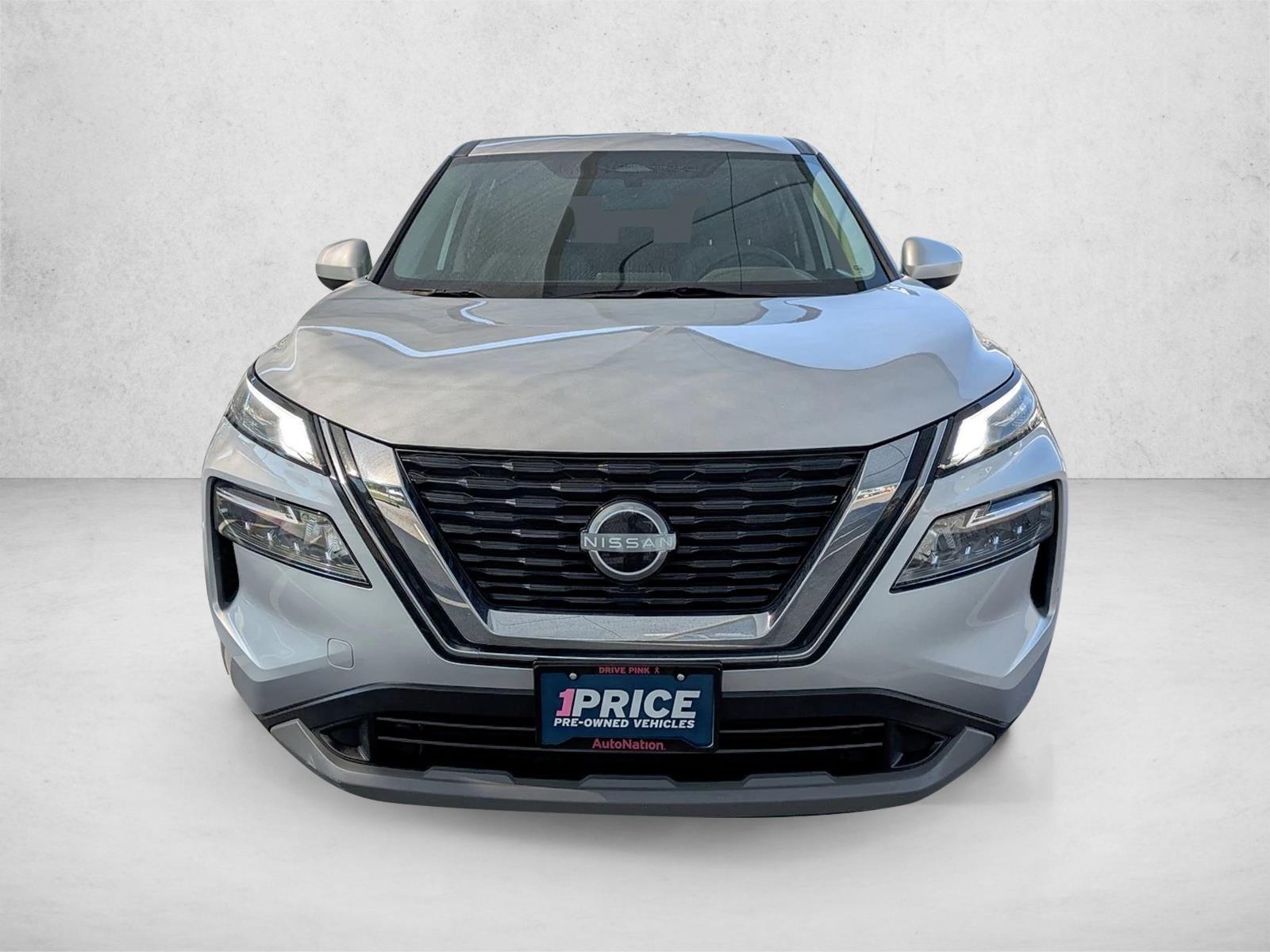 2023 Nissan Rogue SV photo 2