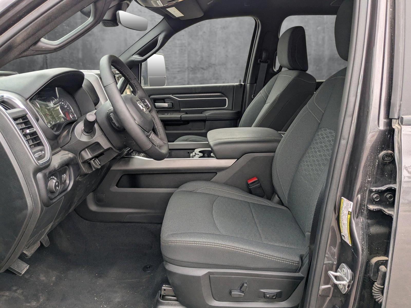 2025 Ram 3500 Big Horn photo 4