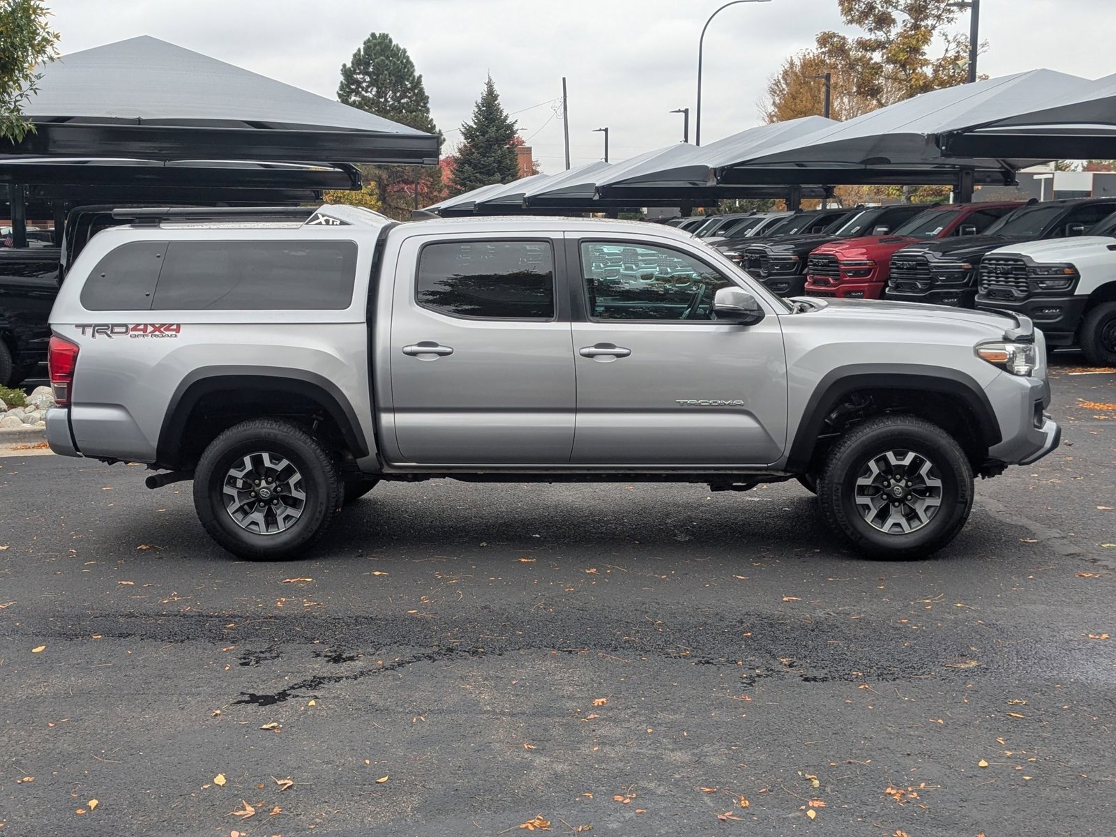 2016 Toyota Tacoma TRD photo 4