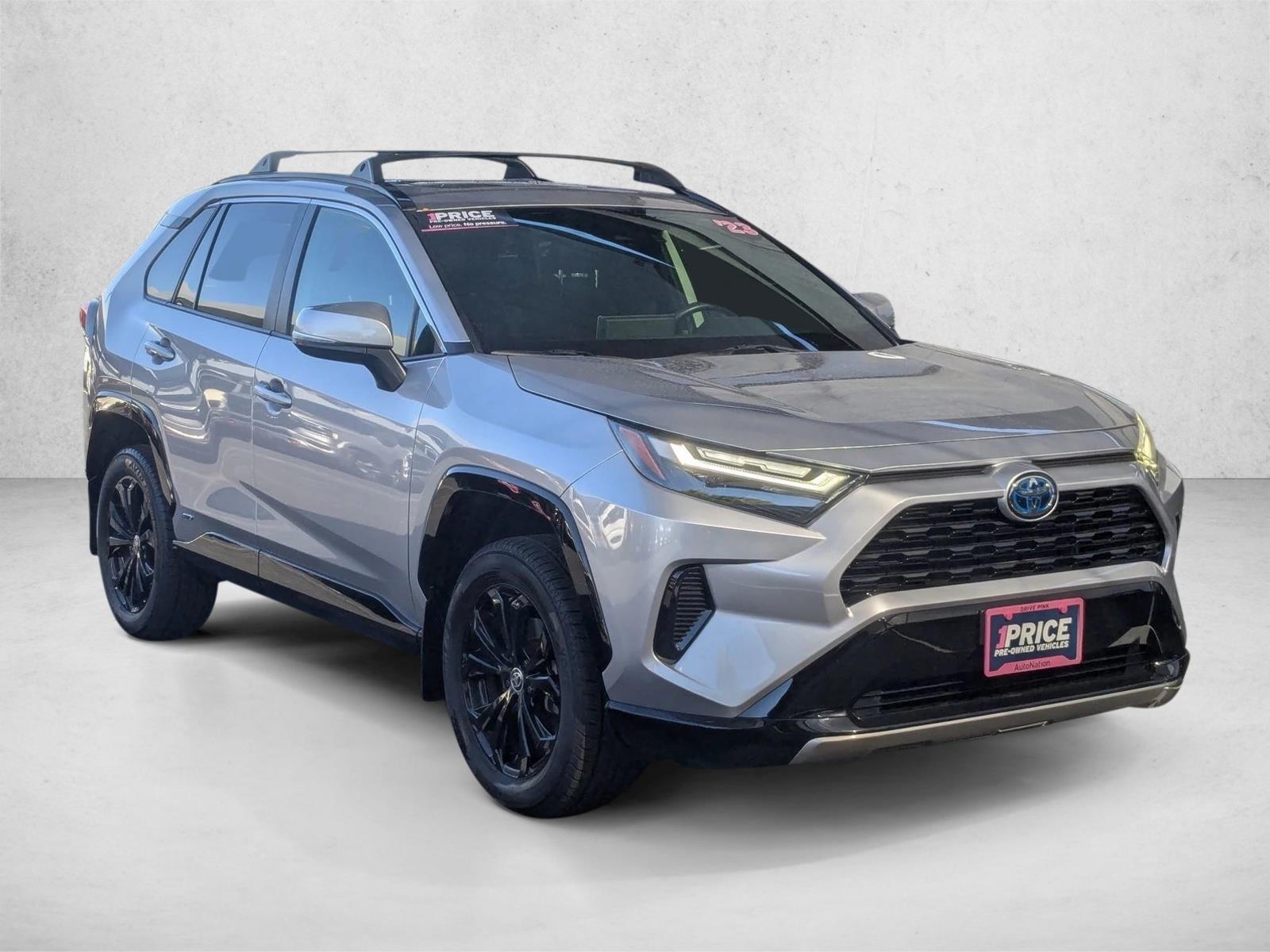 2023 Toyota RAV4 Hybrid SE photo 3