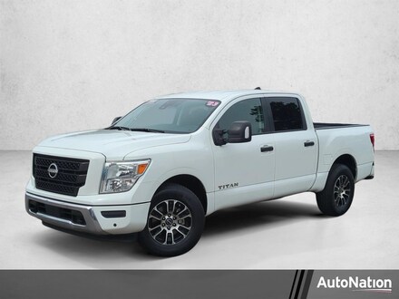 2023 Nissan Titan SV Crew Cab Pickup
