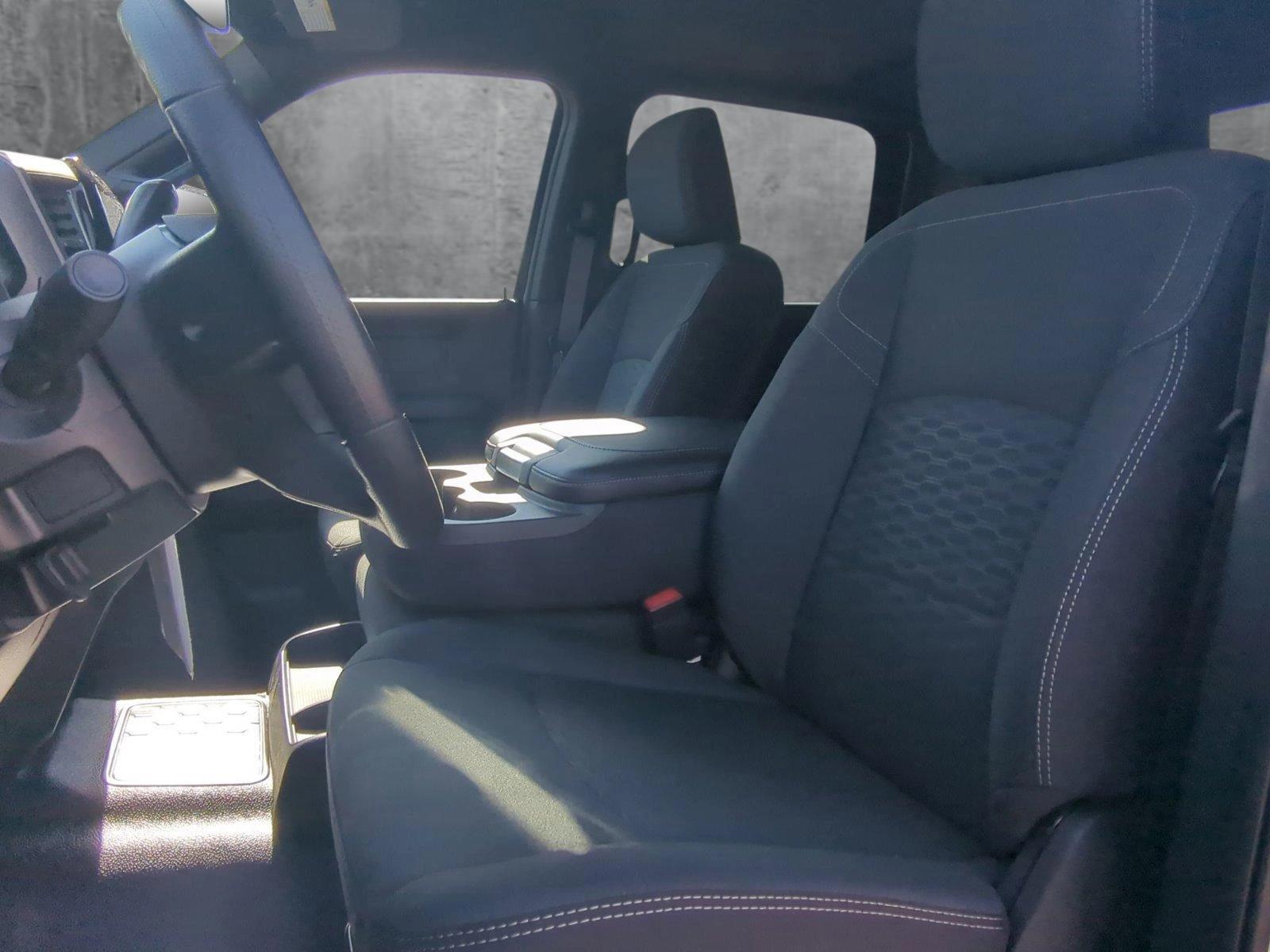 2025 Ram 3500 Tradesman photo 4