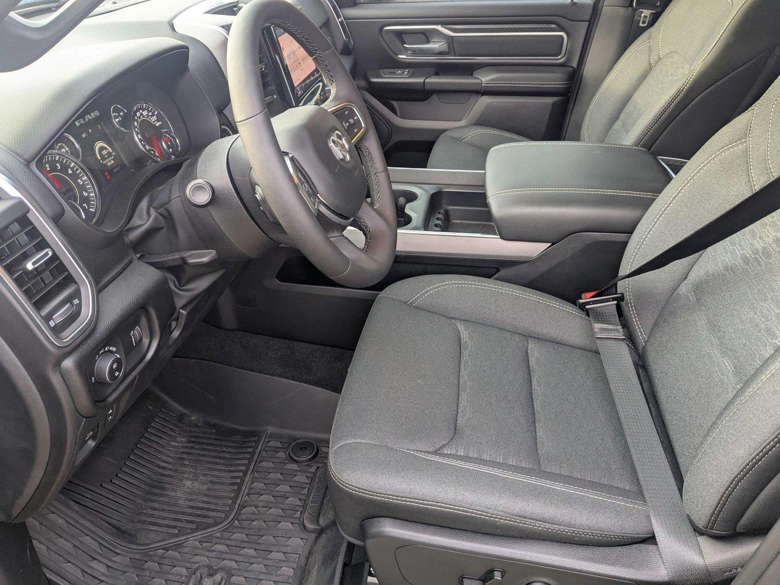 2025 Ram 1500 Big Horn photo 4