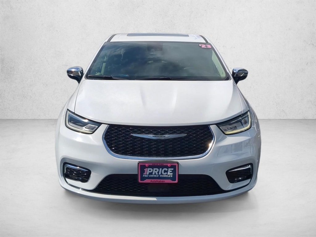 Used 2023 Chrysler Pacifica Hybrid Limited Mini-van Passenger