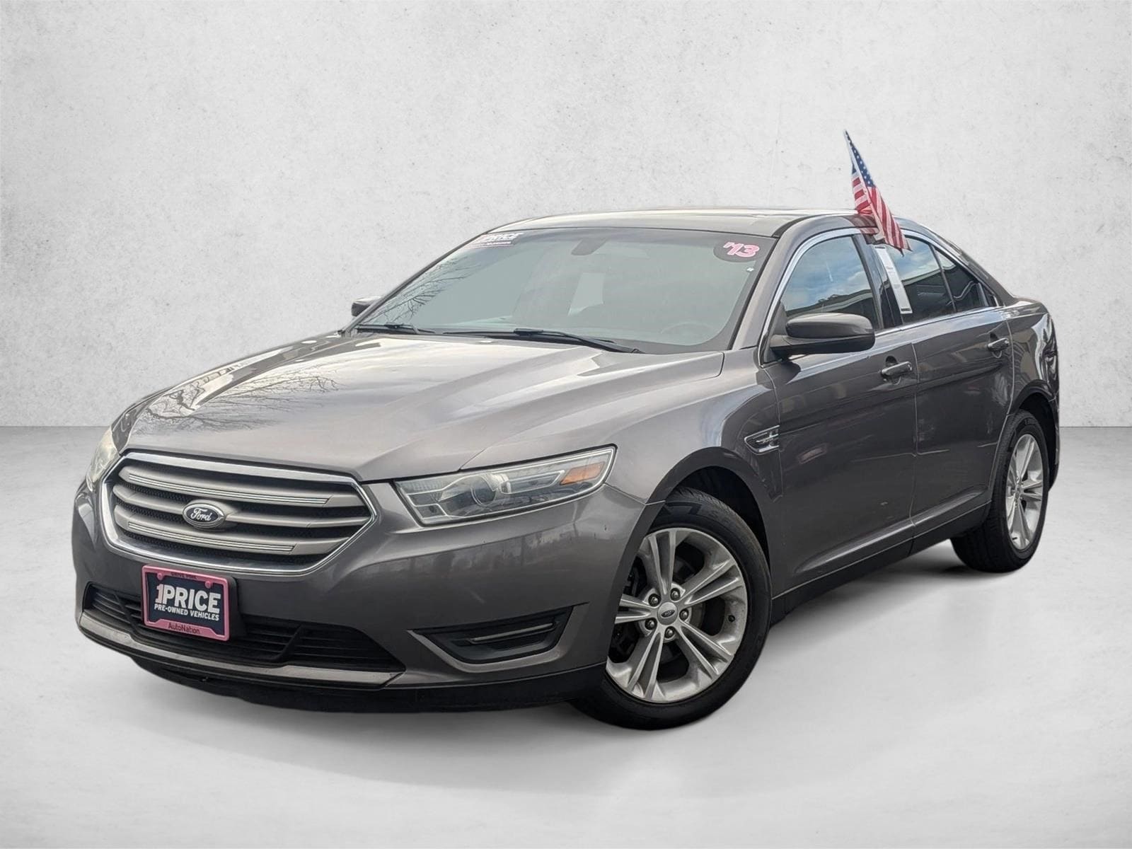 2013 Ford Taurus SEL's photo