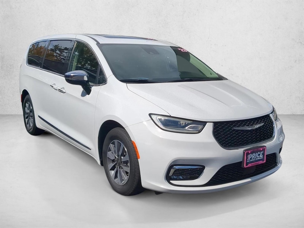 Used 2023 Chrysler Pacifica Hybrid Limited Mini-van Passenger