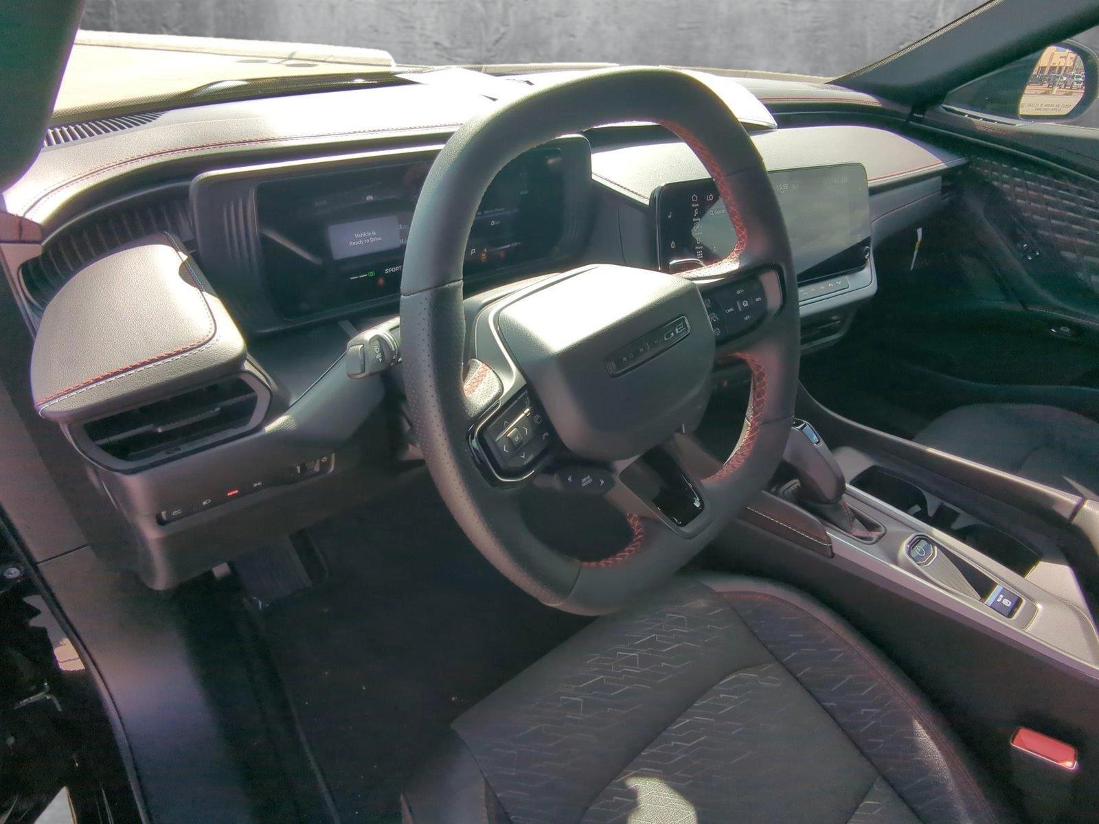 2025 Dodge Charger R/T photo 3