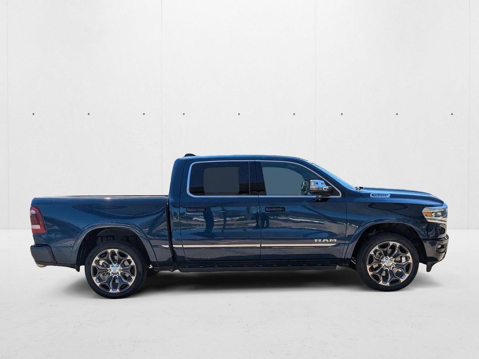 2023 Ram 1500 Limited photo 4