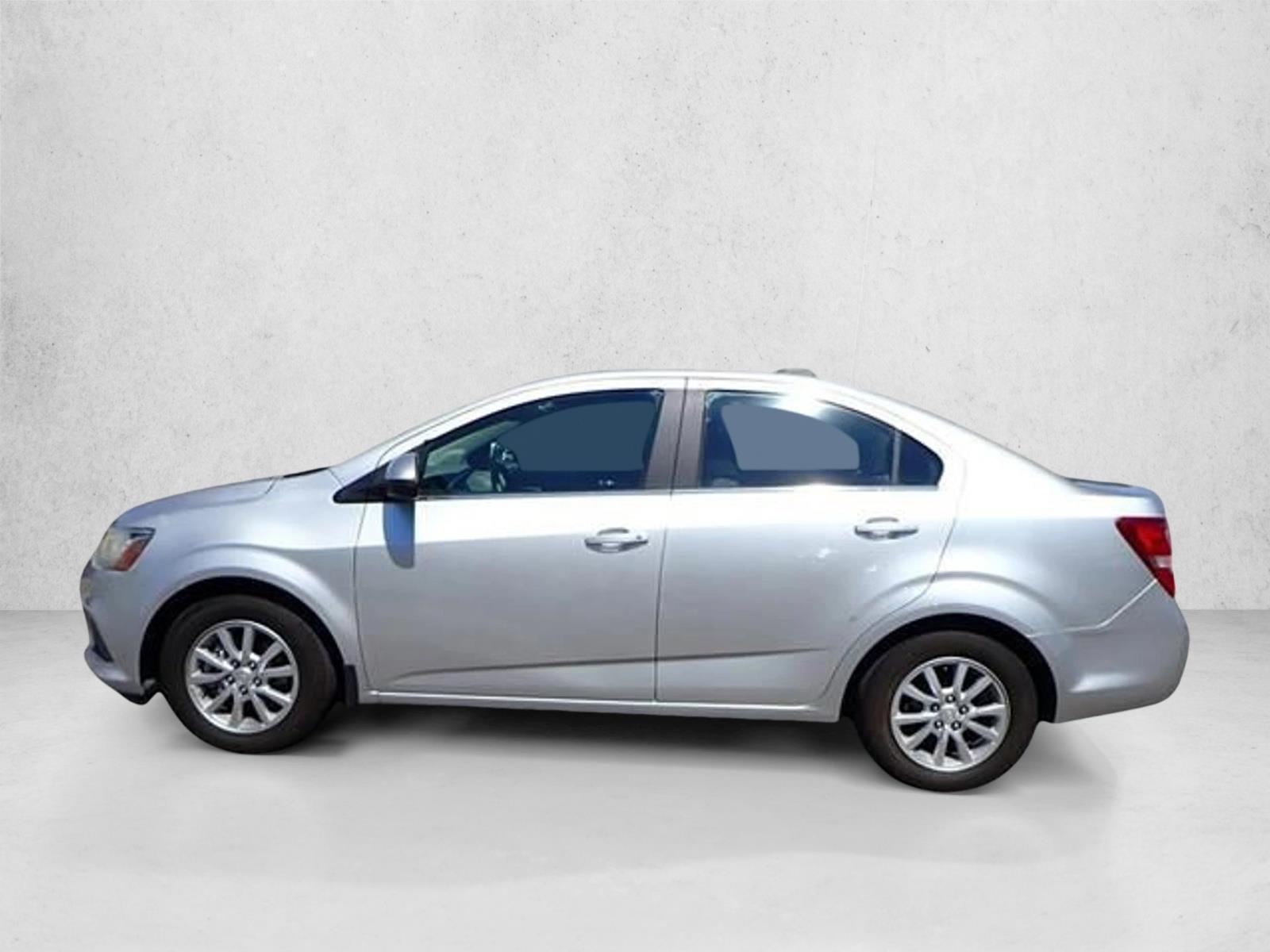 2017 Chevrolet Sonic LT photo 2