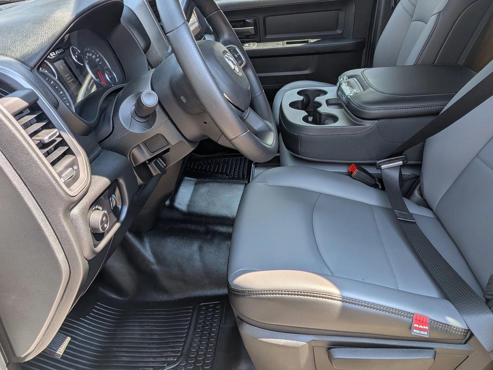 2026 Ram 2500 Tradesman photo 4