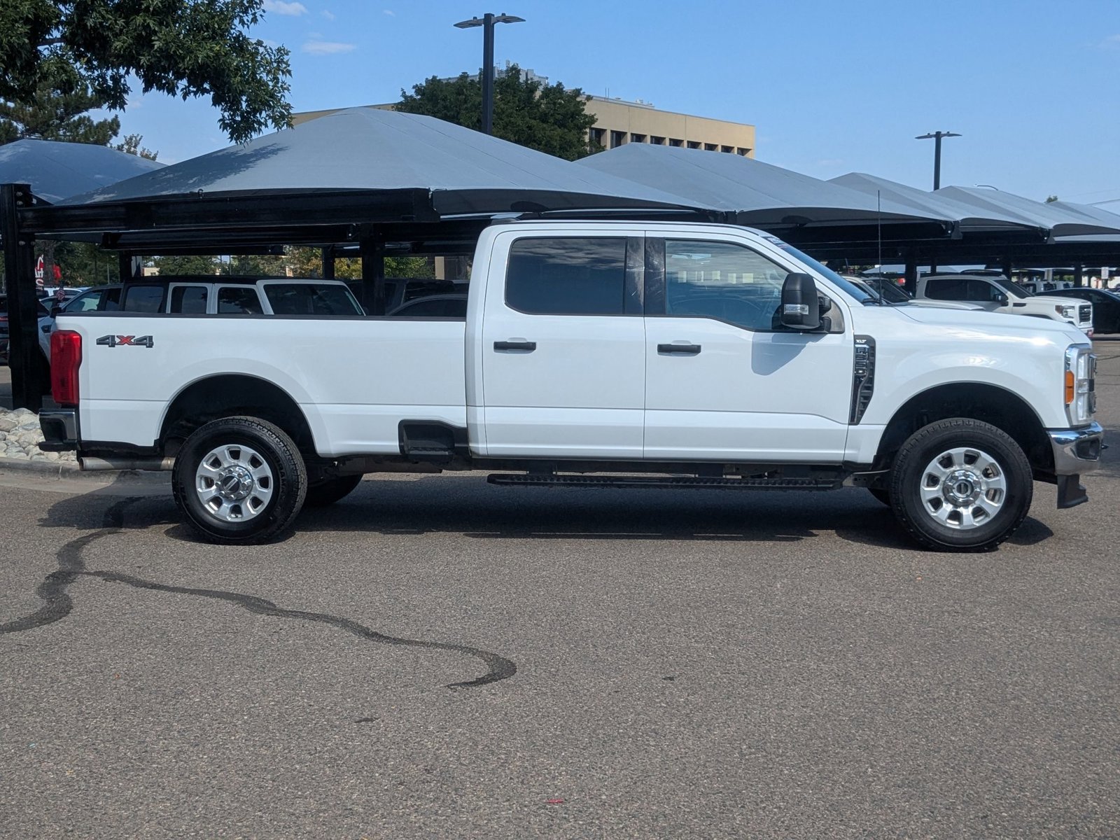 2023 Ford F-350 XLT photo 4