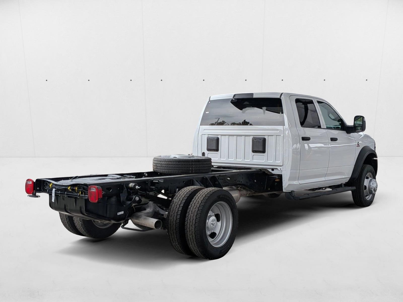2026 Ram 5500 Tradesman photo 2