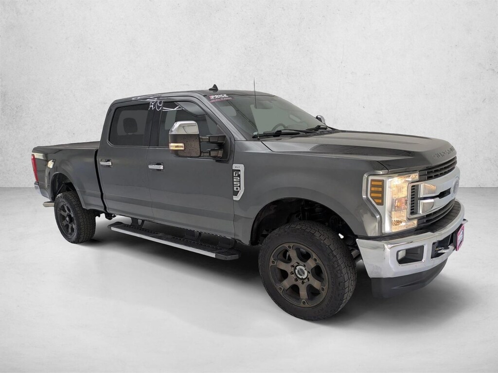 Used 2019 Ford F-250 XLT Crew Cab Pickup