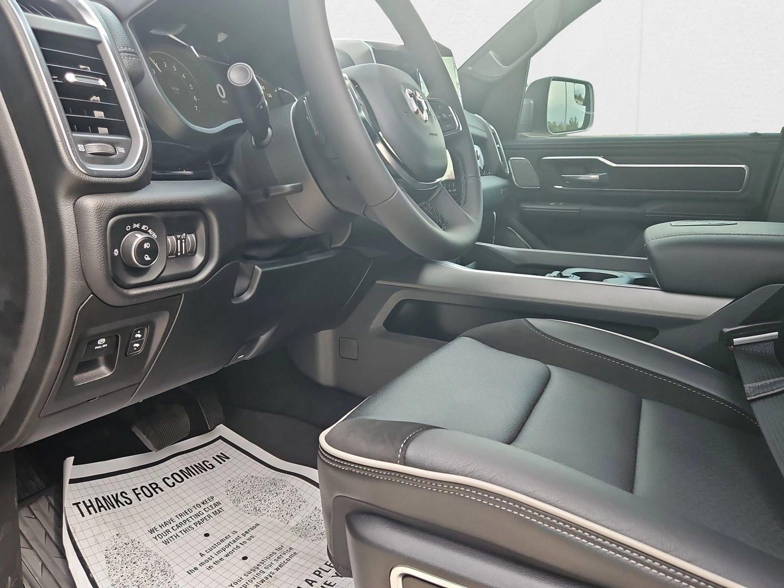 2025 Ram 1500 Laramie photo 3