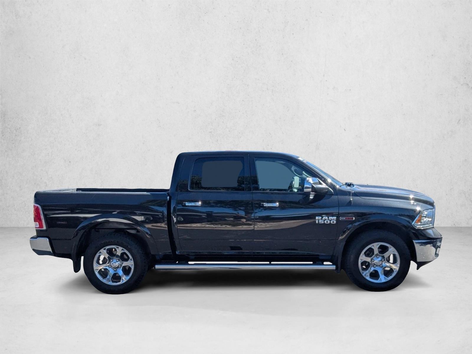 2017 Ram 1500 Laramie photo 2
