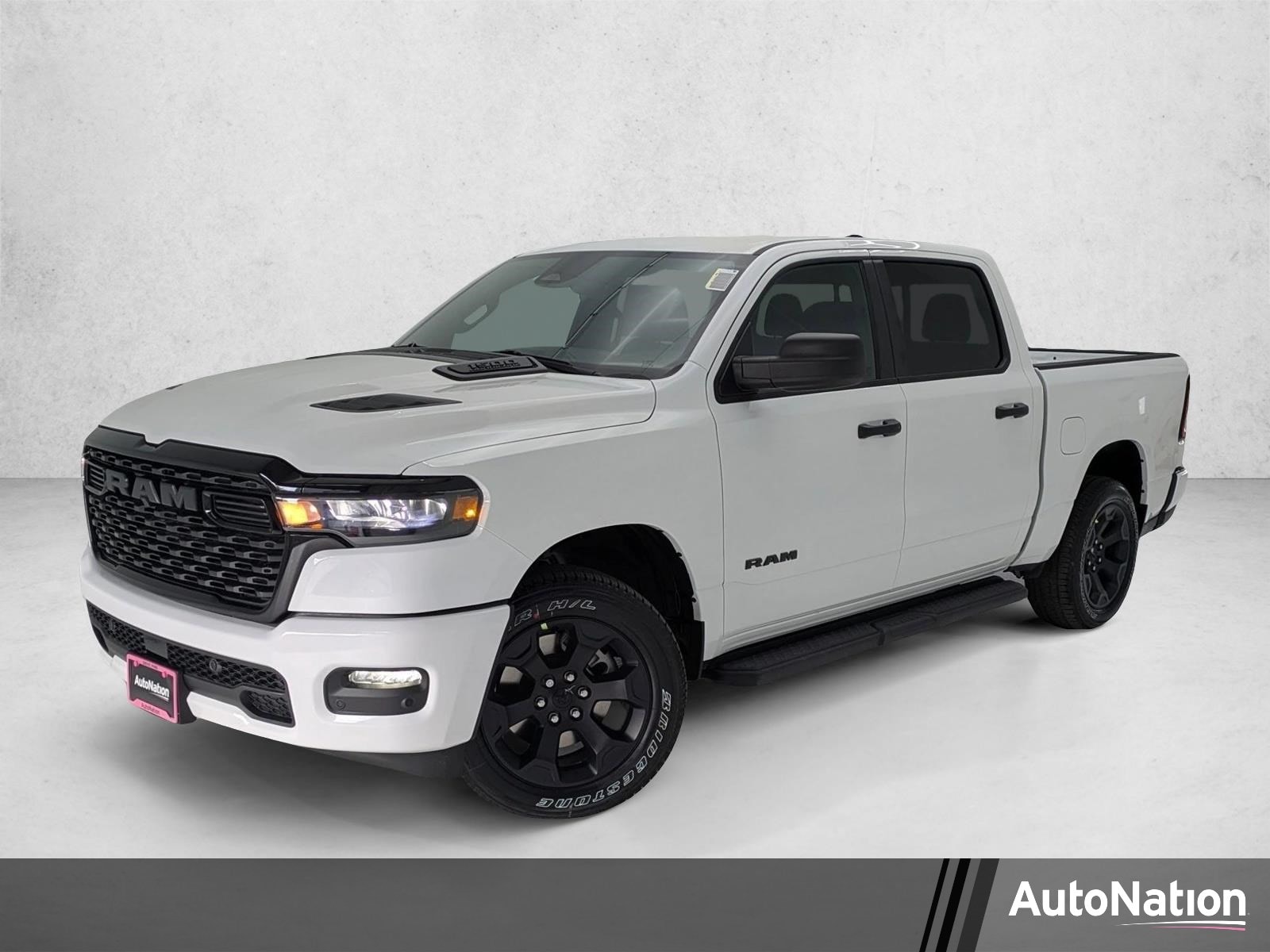 2026 RAM 1500 Express 4x4 Crew Cab 5'7's photo