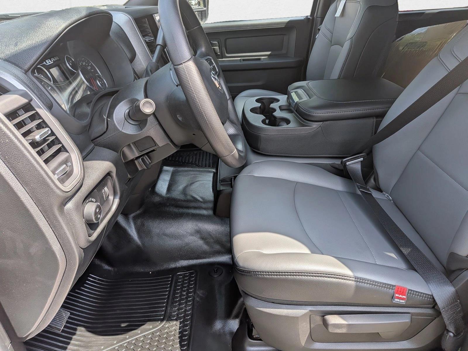 2026 Ram 2500 Tradesman photo 4