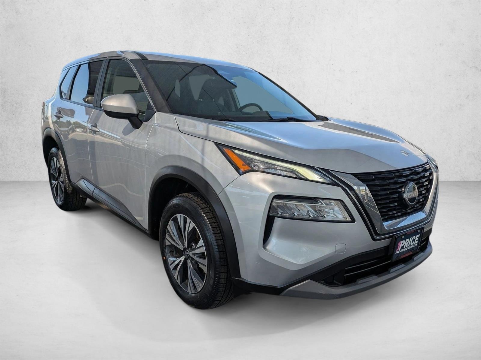 2023 Nissan Rogue SV photo 3