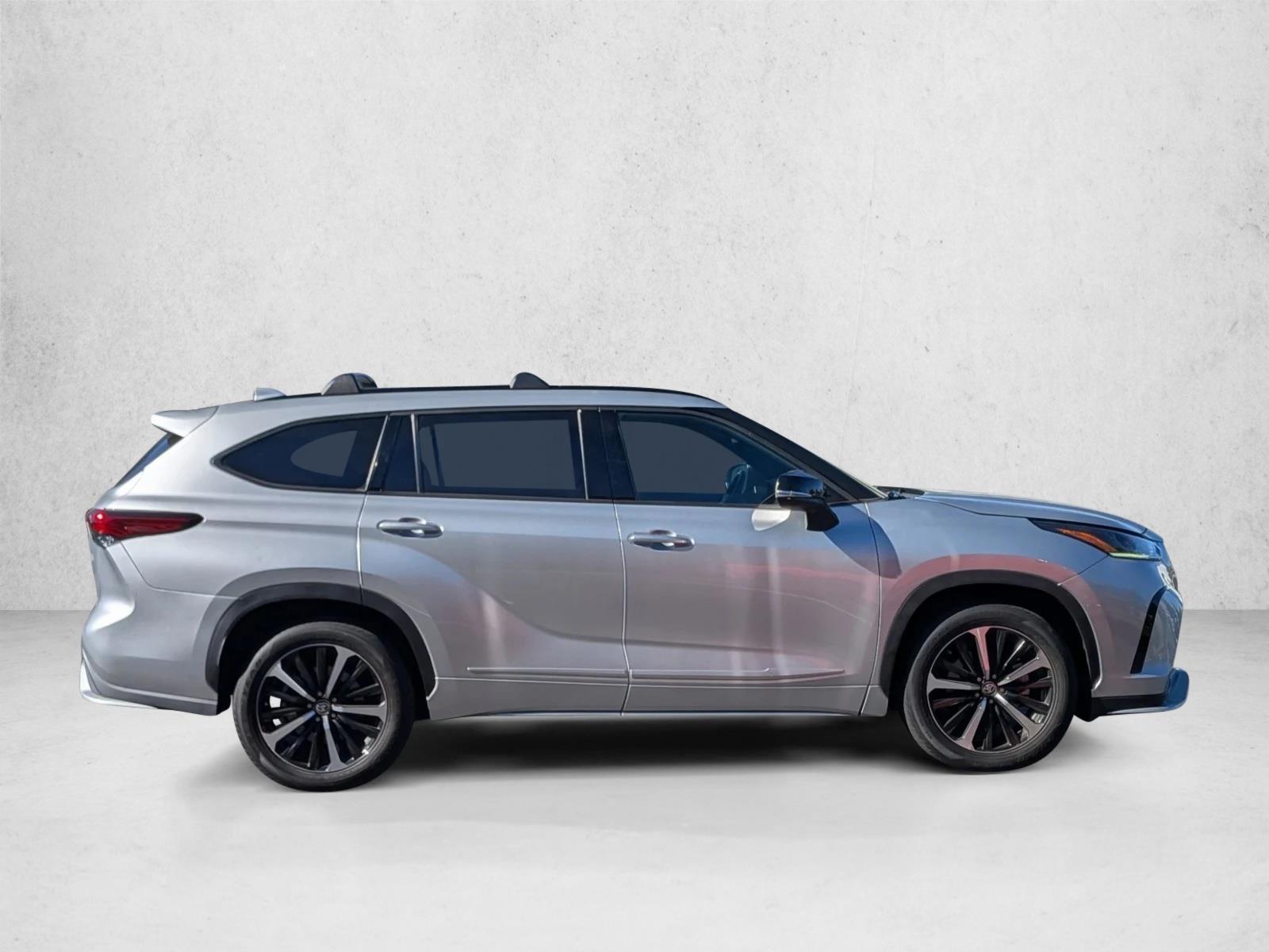 2021 Toyota Highlander XSE photo 3