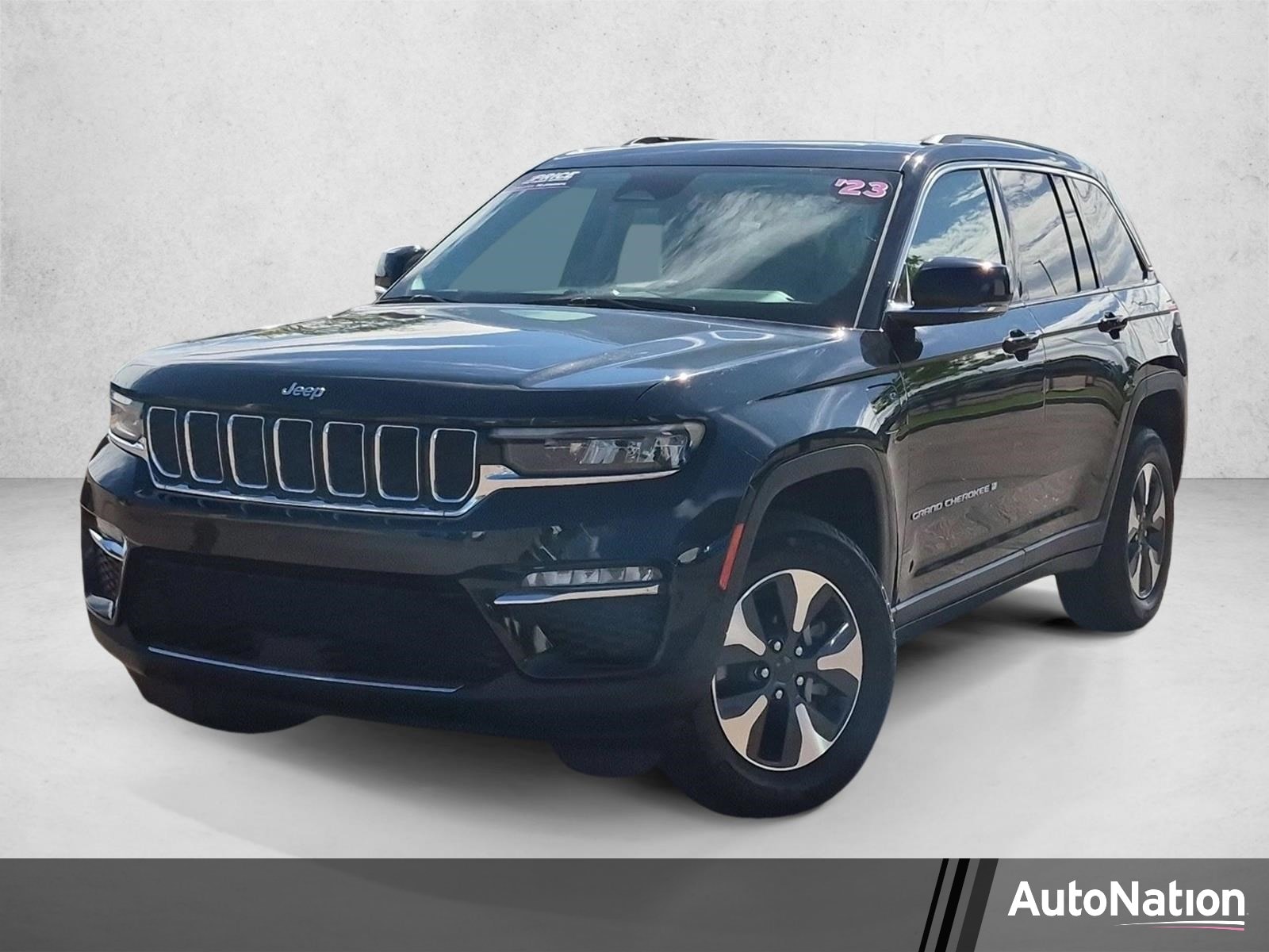 2023 Jeep Grand Cherokee 4WD photo