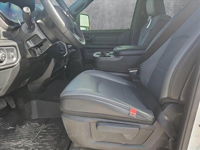 2025 Ram 2500 Tradesman photo 4