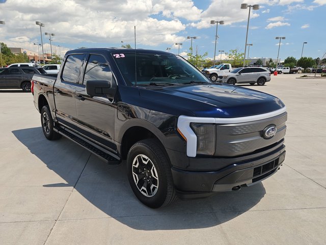 2023 Ford F-150 Lightning XLT photo 3