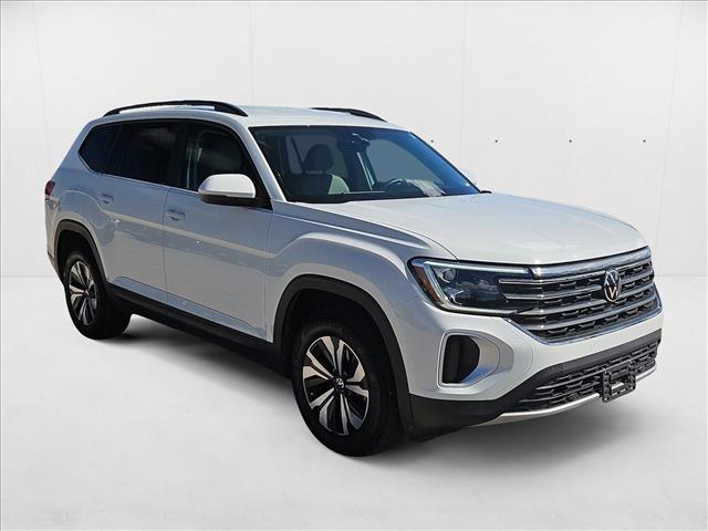 2024 Volkswagen Atlas SE photo 2