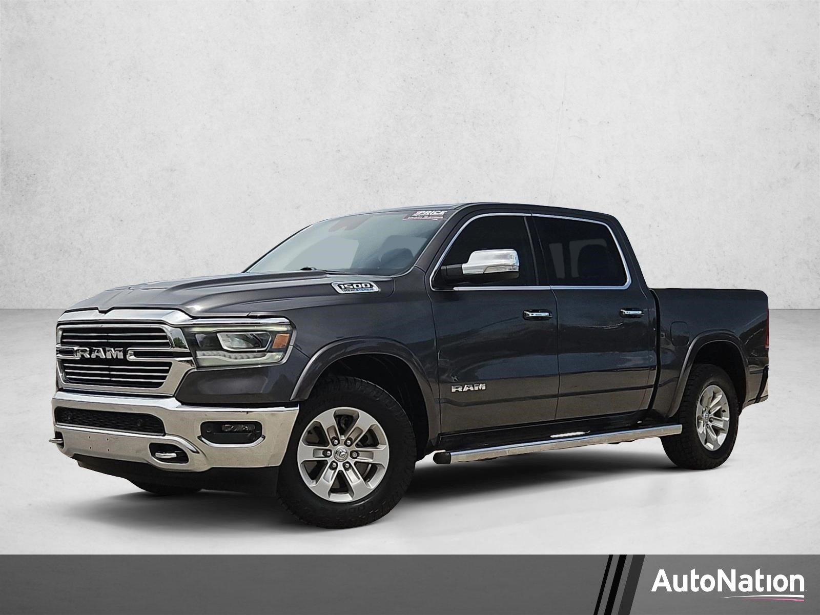 2022 RAM 1500 Laramie 4x4 Crew Cab 5'7's photo
