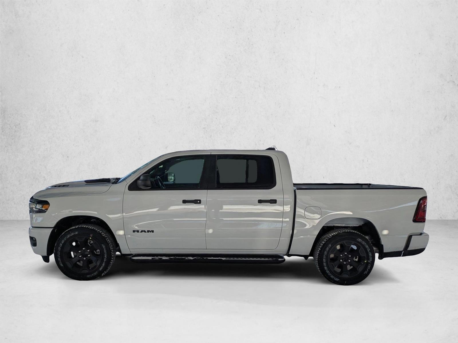 2026 RAM 1500 Express - Photo 9