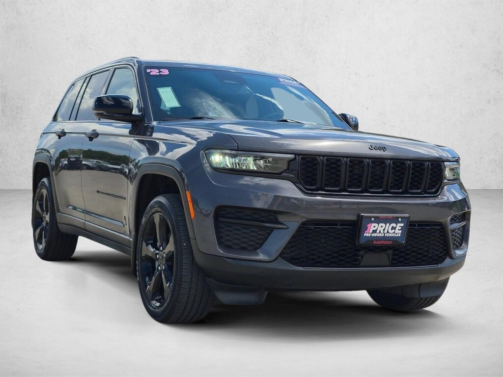 Used 2023 Jeep Grand Cherokee Altitude SUV
