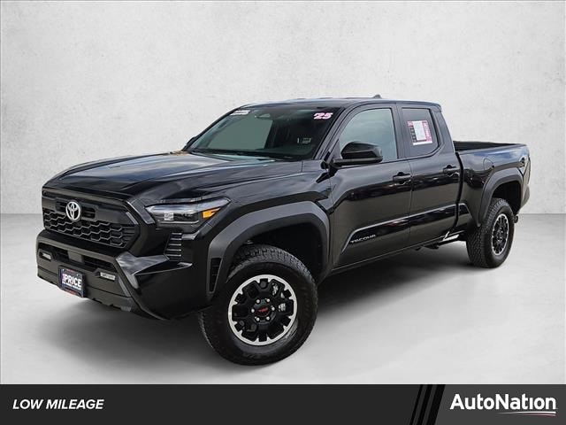 2025 Toyota Tacoma TRD Off Road's photo