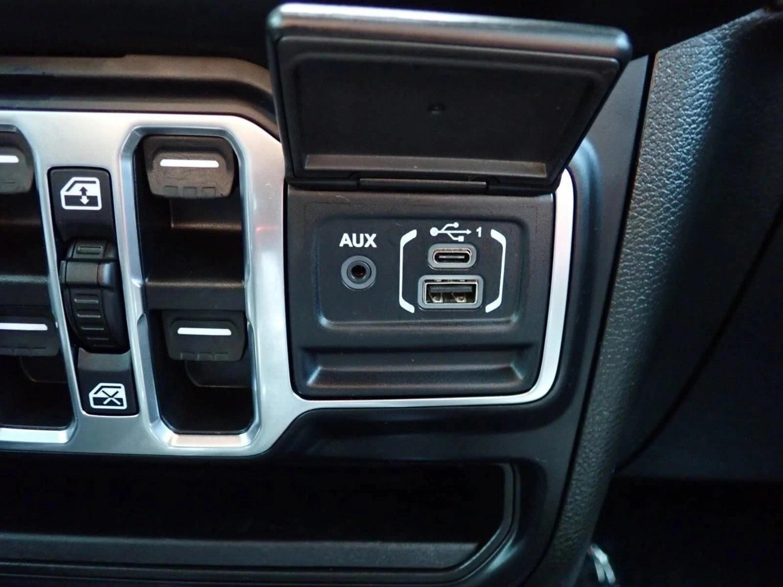 2022 Jeep Wrangler Unlimited Sahara Altitude - Photo 19