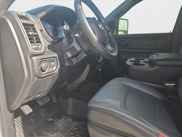 2025 Ram 2500 Tradesman photo 3