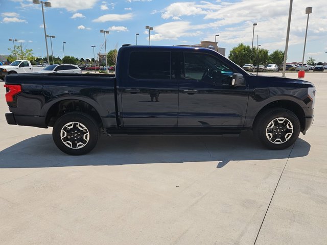 2023 Ford F-150 Lightning XLT photo 4