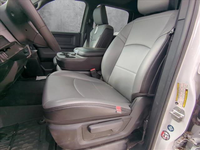 2025 Ram 2500 Tradesman photo 4