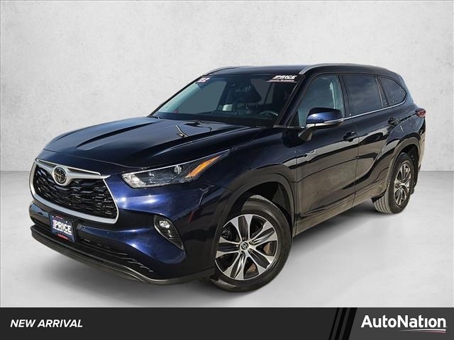2022 Toyota Highlander XLE's photo