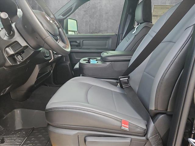 2025 Ram 2500 Tradesman photo 4